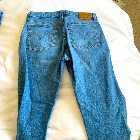 Levi Wedgie Jeans -Size 28 - Picture 2 of 4